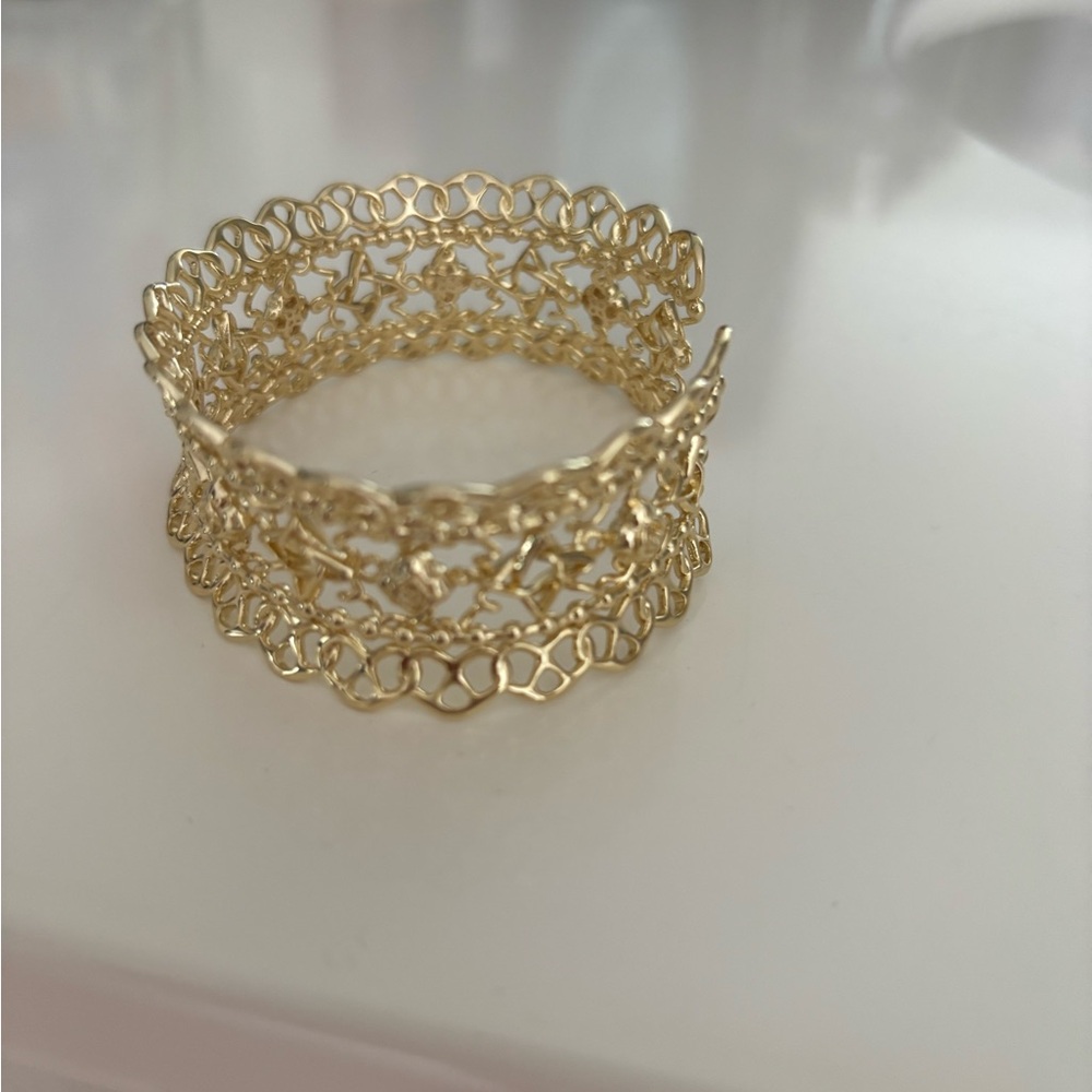 Elegant Gold Lace Bracelet